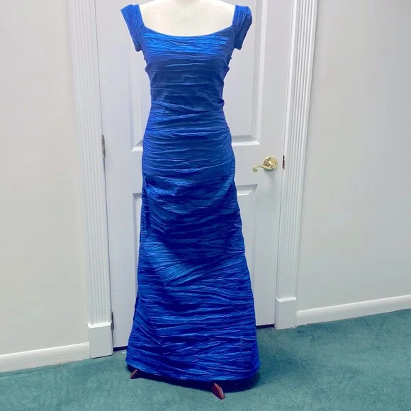 green emerald velvet dress Alex Evenings 5427717